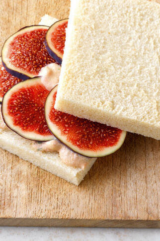 Schinken-Tramezzini mit Feigen Schinken-Tramezzini mit Feigen