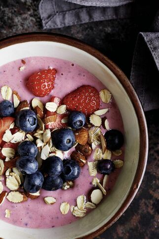 Erdbeer-Smoothie-Bowl Erdbeer-Smoothie-Bowl