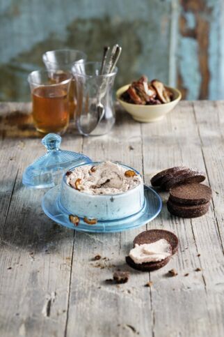 Walnuss-DattelFrischkäse Walnuss-DattelFrischkäse