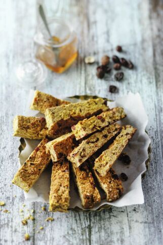 Bananen-Haselnuss-Müsliriegel Bananen-Haselnuss-Müsliriegel