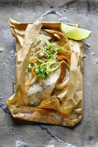 Fischpäckchen mit Pilzen und Ponzu-Sauce Fischpäckchen mit Pilzen und Ponzu-Sauce