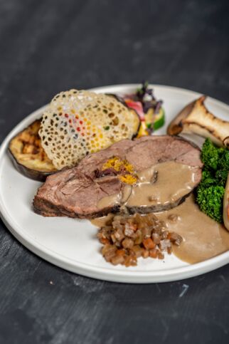 Gefüllte Rehkeulte mit Grillgemüse Gefüllte Rehkeulte mit Grillgemüse