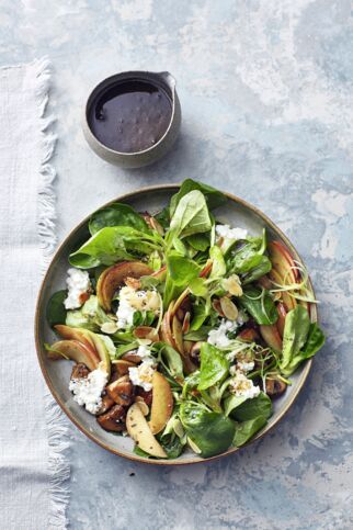 Fitness-Salat mit Hüttenkäse Fitness-Salat mit Hüttenkäse