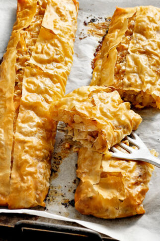 Strudel mit Krautfüllung Strudel mit Krautfüllung