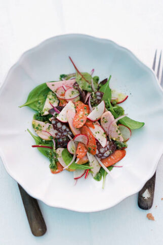 Wurstsalat mit Radieschenblätter-Pesto Wurstsalat mit Radieschenblätter-Pesto