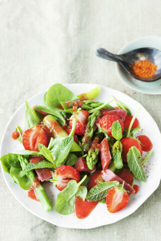 Spargelsalat mit Erdbeeren Spargelsalat mit Erdbeeren