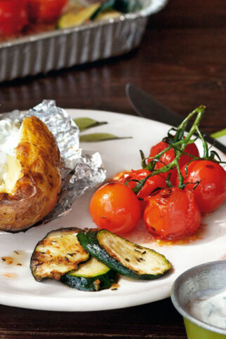 Grillgemüse und Folienkartoffeln mit Dip Grillgemüse und Folienkartoffeln mit Dip