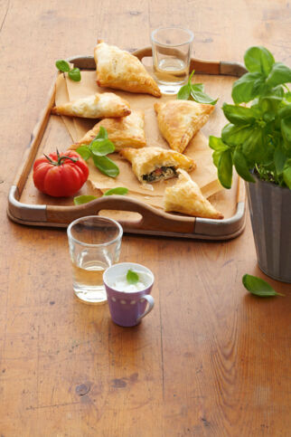 Blätterteigtaschen mit Spinat-Ricotta-Füllung Blätterteigtaschen mit Spinat-Ricotta-Füllung