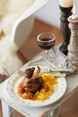 Geschmorte Lammhaxen mit Aprikosen Geschmorte Lammhaxen mit Aprikosen