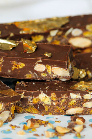 Honeycomb-Riegel mit Mandeln Honeycomb-Riegel mit Mandeln