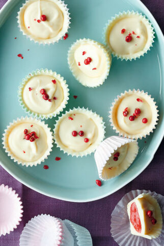Weiße Erdbeer-Champagner-Pralinen Weiße Erdbeer-Champagner-Pralinen