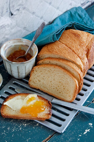 Toastbrot mit Sauerteig Toastbrot mit Sauerteig