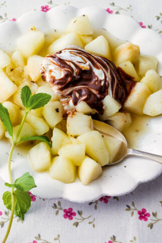 Birnen mit Schokoladenquark-Haube Birnen mit Schokoladenquark-Haube