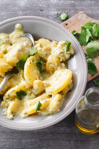 Kartoffelsalat mit Zwiebeln Kartoffelsalat mit Zwiebeln