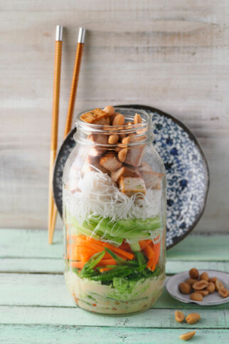 Asia-Gemüsesalat mit Tofu Asia-Gemüsesalat mit Tofu