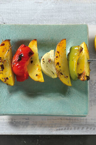 Gemüsespieße mit Kartoffel-Wedges Gemüsespieße mit Kartoffel-Wedges