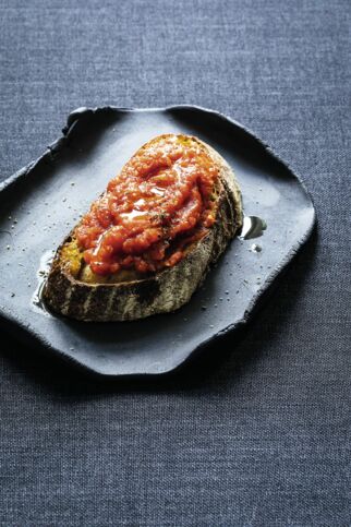 Einfaches Tomaten-Bruschetta Einfaches Tomaten-Bruschetta