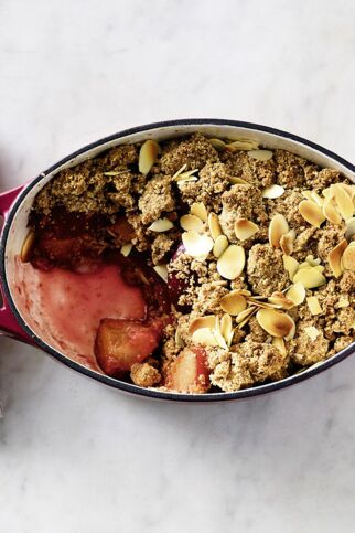 Pflaumen-Crumblemit Mandeln Pflaumen-Crumblemit Mandeln