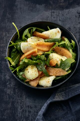 Salat mit Rucola, Melone und Mozzarella Salat mit Rucola, Melone und Mozzarella