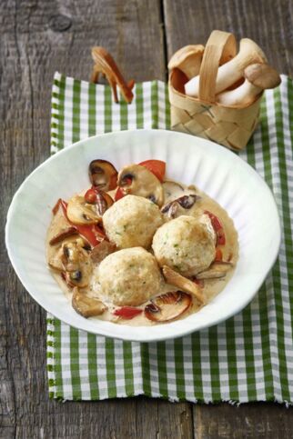 Mini-Knödel mit Pilzsauce Mini-Knödel mit Pilzsauce