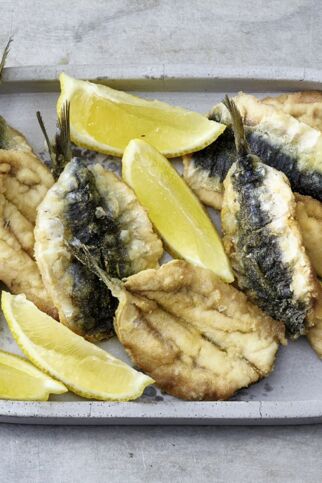 Hamsi Tava - Frittierte Sardellen Hamsi Tava - Frittierte Sardellen