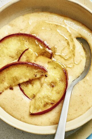 Grießbrei mit Karamellapfel Grießbrei mit Karamellapfel