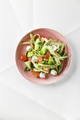 Caprese mit Spargel
und Erdbeeren Caprese mit Spargel
und Erdbeeren