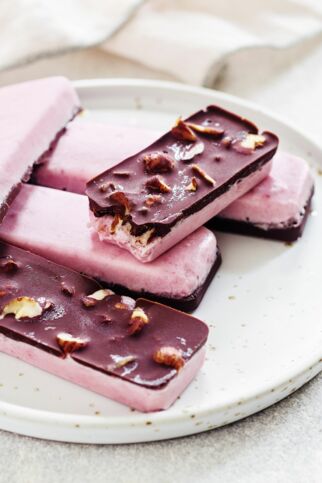 Erdbeer-Eisriegel
im Schokokleid Erdbeer-Eisriegel
im Schokokleid