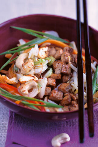 Gebratener Sherry-Tofu mit Cashewkernen Gebratener Sherry-Tofu mit Cashewkernen