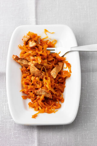 Sauerkrautpfanne mit Schweinefilet Sauerkrautpfanne mit Schweinefilet