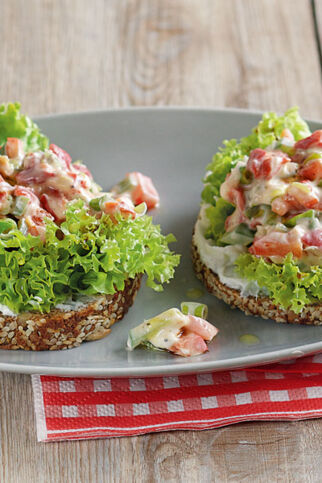 Eiweiß-Abendbrot mit Paprika-Tatar Eiweiß-Abendbrot mit Paprika-Tatar