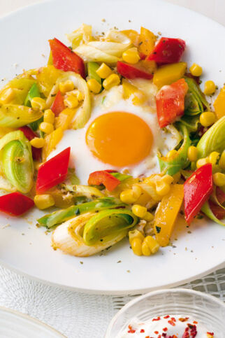 Pfannengemüse mit Spiegelei Pfannengemüse mit Spiegelei