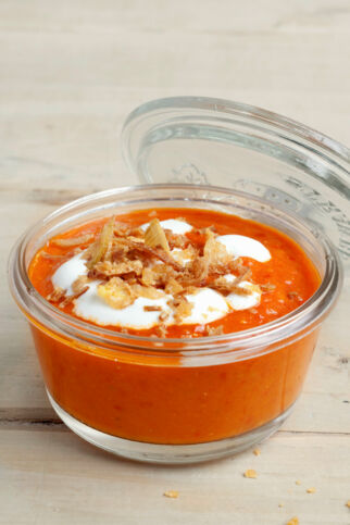 Linsencremesuppe mit Ajvar Linsencremesuppe mit Ajvar