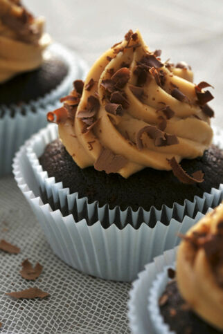 Cola-Peanutbutter-Cupcakes born in the USA Cola-Peanutbutter-Cupcakes born in the USA