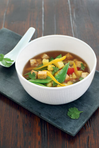 Sauer-scharfe Suppe mit Tofu Sauer-scharfe Suppe mit Tofu