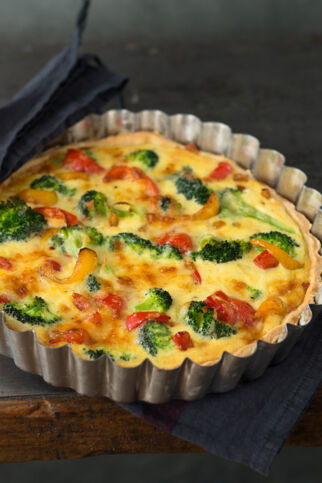 BUNTE GEMÜSEQUICHE BUNTE GEMÜSEQUICHE