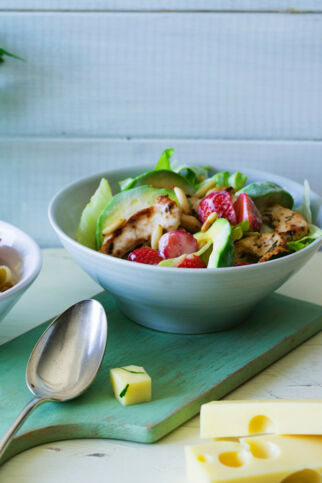 Fruchtiger Salat mit Putenbrust Fruchtiger Salat mit Putenbrust