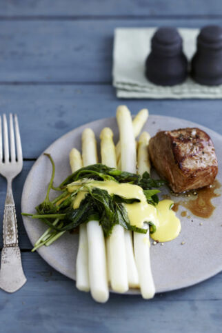 Kalbsfilet mit Spargel und Waldmeistersauce Kalbsfilet mit Spargel und Waldmeistersauce