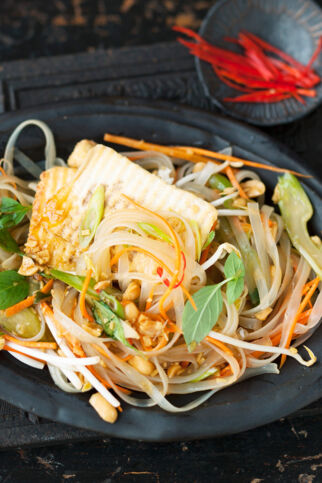 Würziger Tofu mit Glasnudelsalat Würziger Tofu mit Glasnudelsalat
