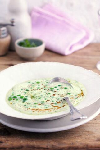 Erbsenschaumsuppe mit Mandeln Erbsenschaumsuppe mit Mandeln