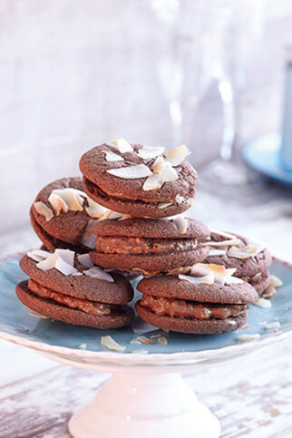 Schokokekse mit Nougatfüllung Schokokekse mit Nougatfüllung