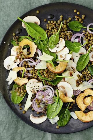 Champignon-Carpaccio mit Spinat und Linsen Champignon-Carpaccio mit Spinat und Linsen