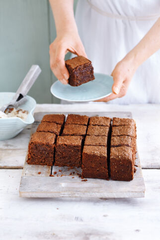Schokokuchen mit Bananen und Nüssen Schokokuchen mit Bananen und Nüssen