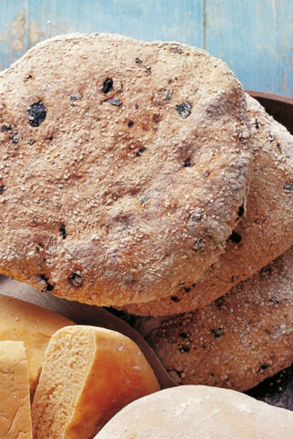 Gerstenfladen mit Oliven Gerstenfladen mit Oliven