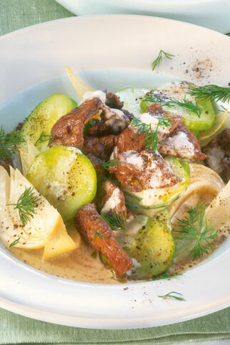 Gurkenpfanne mit Rindfleisch Gurkenpfanne mit Rindfleisch