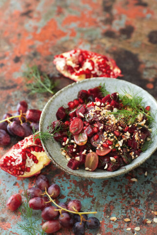 Rote-Bete-Haselnuss-Salat mit Granatapfel-Dressing Rote-Bete-Haselnuss-Salat mit Granatapfel-Dressing