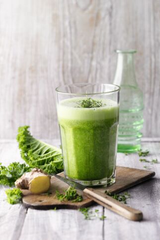 Gegen Erkältung mit Grünkohl, Kresse und Ingwer Gegen Erkältung mit Grünkohl, Kresse und Ingwer