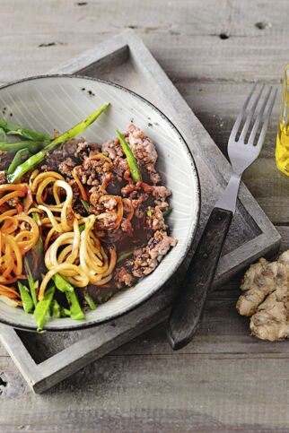 Gemüsenudel-Chow-Mein Gemüsenudel-Chow-Mein