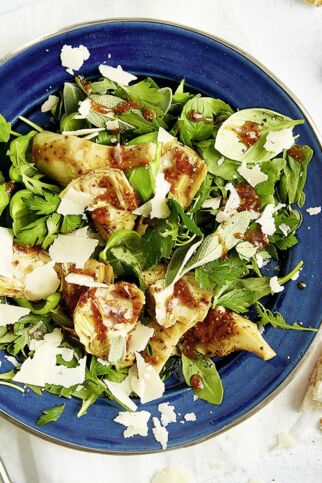 Artischocken auf Salat Artischocken auf Salat