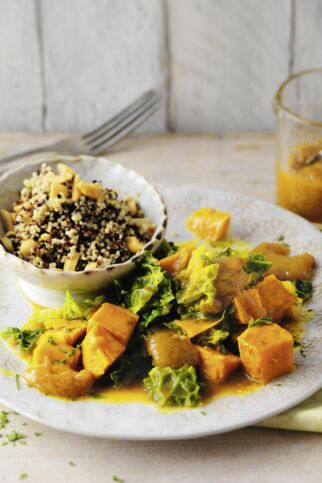 Wirsing mit Quinoa und scharfer Kurkumasauce Wirsing mit Quinoa und scharfer Kurkumasauce